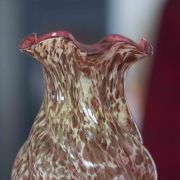 Vase torsadé aux paillettes dorées dans l'esprit de Clichy