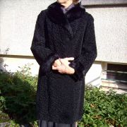 MANTEAU LONG EN ASTRAKAN