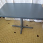 ancienne table de bistrot