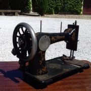Machine à coudre Naumann