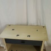 Table de chevet vintage relookée 