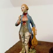 3 Figurines en biscuit porcelaine 