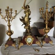 Pendules et bougeoirs