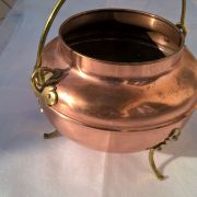 POT EN CUIVRE AVEC ANSE