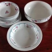 Service assiettes ancien bon état