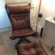 Fauteuil Falcon + ottoman