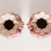 Paire vases roses avec dorures.