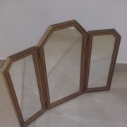Miroir de table en triptyque français ancien en bois doré