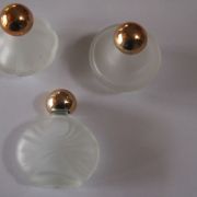 3 PETITES BOUTEILLES EN VERRE PARFUM VIDE