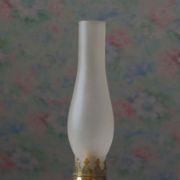 Lampe à pétrole en verre et cuivre