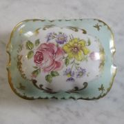 Bonbonnière années 30 en porcelaine de Couleuvre