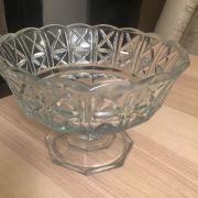 Très jolie coupe à fruits, peut faire office de saladier sur