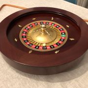 Roulette en acajou et son tapis