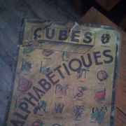 Jeu ancien cubes alphabétiques en bois