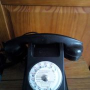 Téléphone à cadran en bakélite