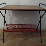 Petite table d'appoint fer/bois/scoubidou