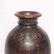 Vase en bois