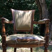 Paire de fauteuils Louis XVI à rénover  