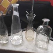 Lors carafes et bouteilles en.verre