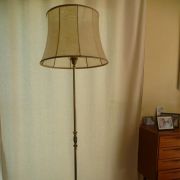 Lampadaire tripode laiton doré vintage