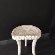Tabouret trépied en bois