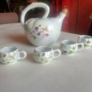 carafon  et 4 verres spiritueux