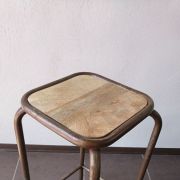 Tabouret industriel vieilli atelier