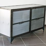 Buffet métal industriel