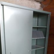 Armoire metal vintage