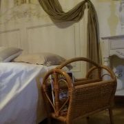 Porte revues en rotin 