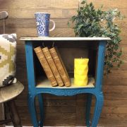 Table de chevet en bois