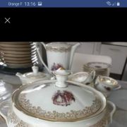 Service vaisselle véritable porcelaine berry Chauvigny 