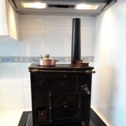 REPLIQUE  CUISINIERE"LA PARISIENNE" FONTE  FONCTIONNE A BOIS