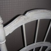 Chaise prie-dieu patinée style shabby