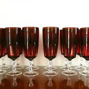 12 flûtes à champagne rouge rubis