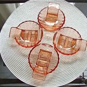4 coupelles en verre rose