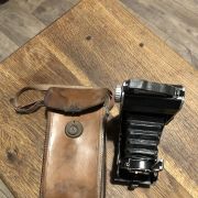 APPAREIL PHOTOS PONTIAC ET SA POCHETTE