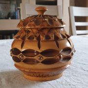 Pot à tabac en bois