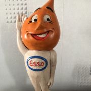 Plâtre publicitaire esso mr goutte 