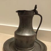 Grand pichet en étain avec couvercle