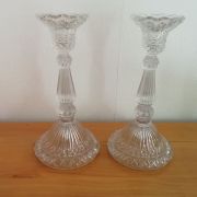 Paire de bougeoirs en verre