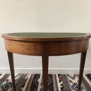 Table de salon marquetée XIX ème