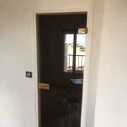 porte en verre fumé