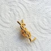 Pin’s yves Saint Laurent 