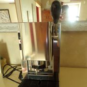 Machine à  expresso italienne - dosette compatible Illy- 