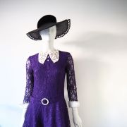 Robe mini en dentelle violette col Claudine Mod vintage 60's