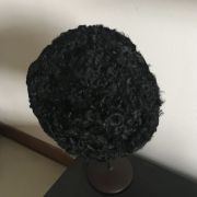 Petite toque en Astrakan années 50