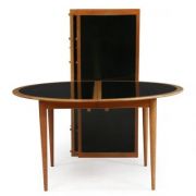 Table à manger circulaire en acajou