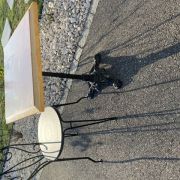 Table bistrot carrée pied central fonte