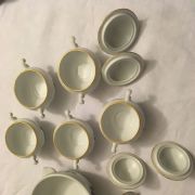 Pots à crème et bol en porcelaine blanche décorés main